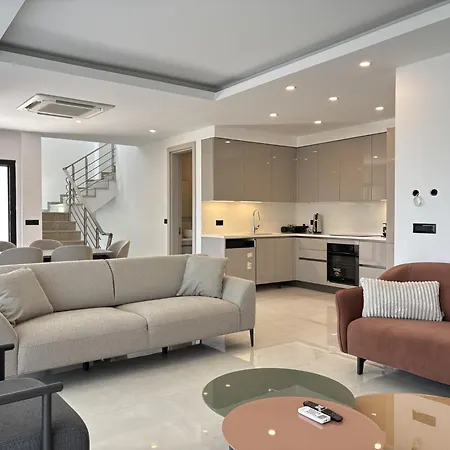 Luxury Pool 5 Bedrooms Tuerkbuekue ヴィラ *