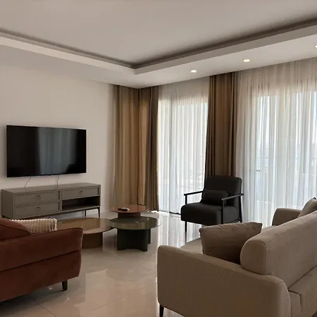 Luxury Pool 5 Bedrooms Tuerkbuekue ヴィラ