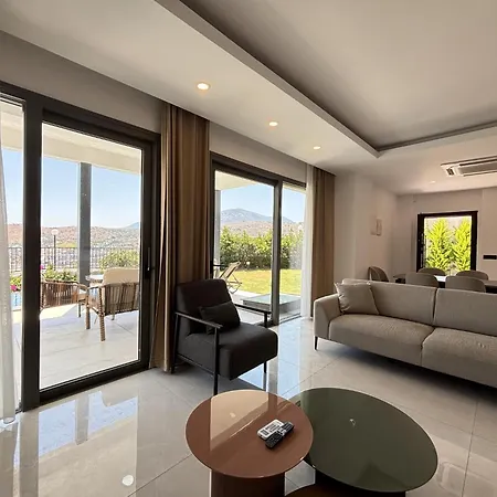 Luxury Pool 5 Bedrooms Tuerkbuekue *