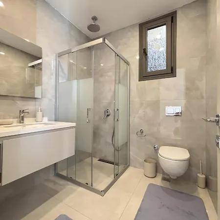 Luxury Pool 5 Bedrooms Tuerkbuekue