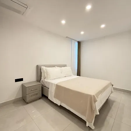 ヴィラ Luxury Pool 5 Bedrooms Tuerkbuekue *