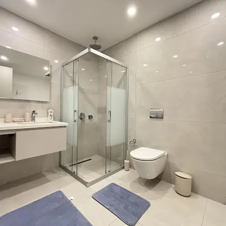 Luxury Pool 5 Bedrooms Tuerkbuekue *