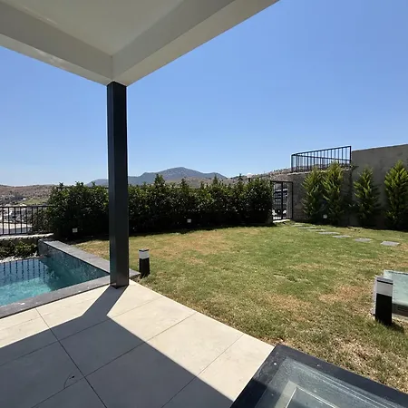 Luxury Pool 5 Bedrooms Tuerkbuekue * ボドルム