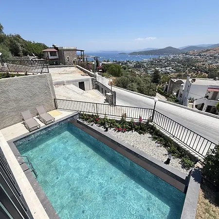 Luxury Pool 5 Bedrooms Tuerkbuekue ボドルム