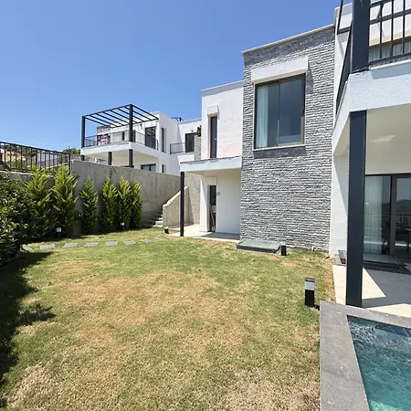 Luxury Pool 5 Bedrooms Tuerkbuekue * ボドルム